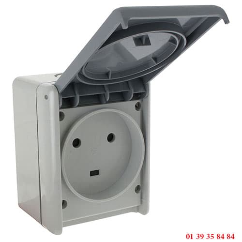 PRISE - LEGRAND - 2P + T ETANCHE 32A PLEXO